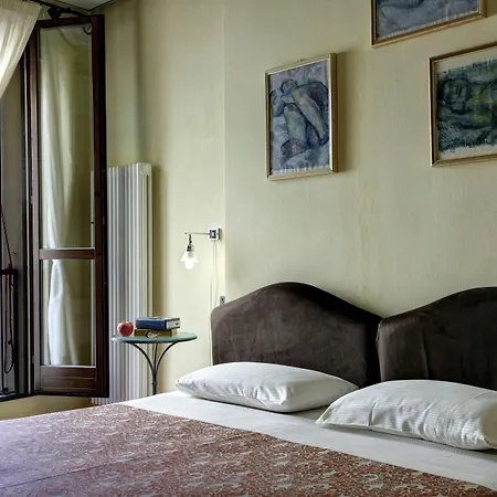 ホテル　デ　プラーティ ホテル フェラーラ