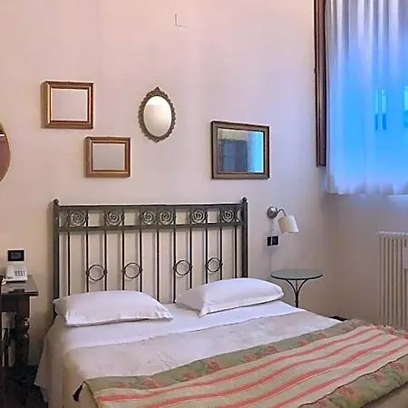 Hotel De Prati 3*